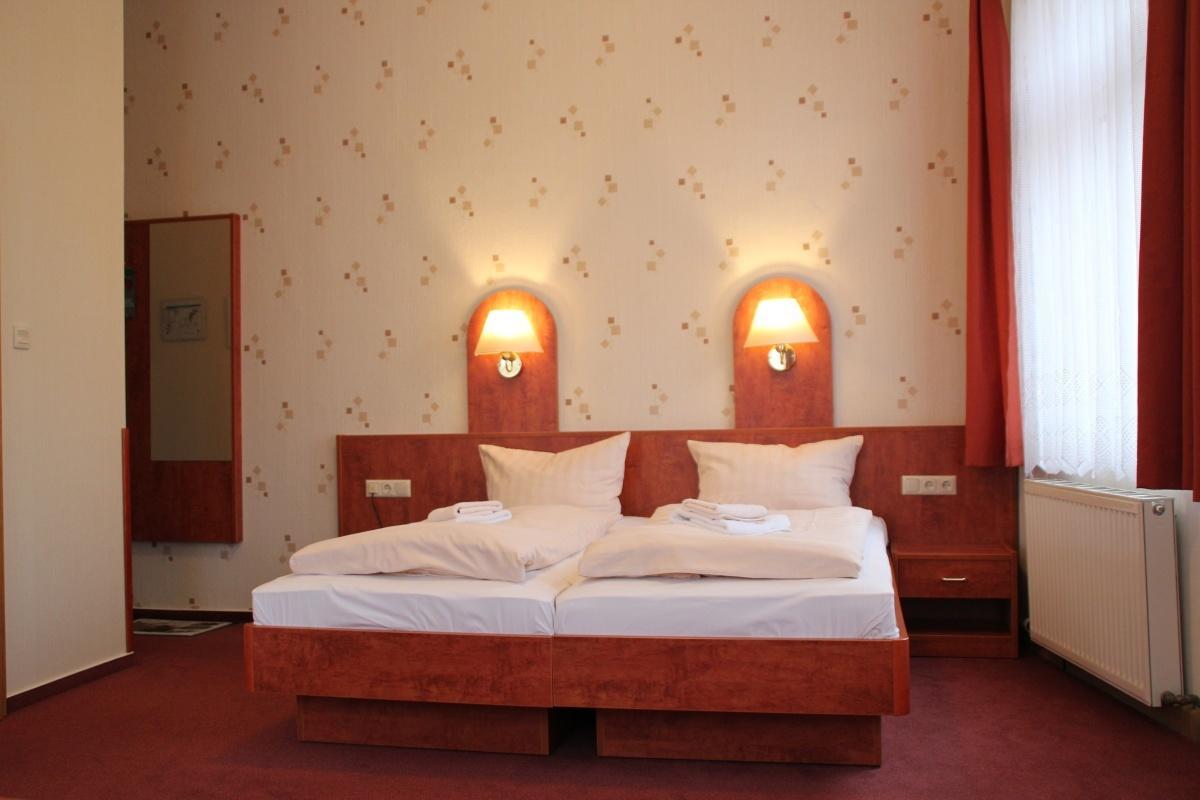 Hotel Thueringer Hof รูโดลชตัดท์ ภายนอก รูปภาพ