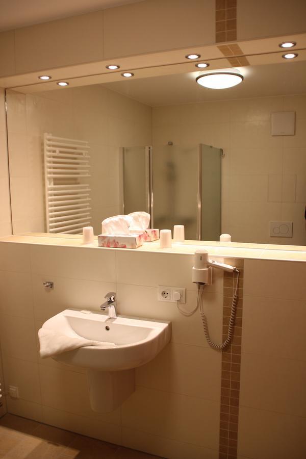 Hotel Thueringer Hof รูโดลชตัดท์ ภายนอก รูปภาพ